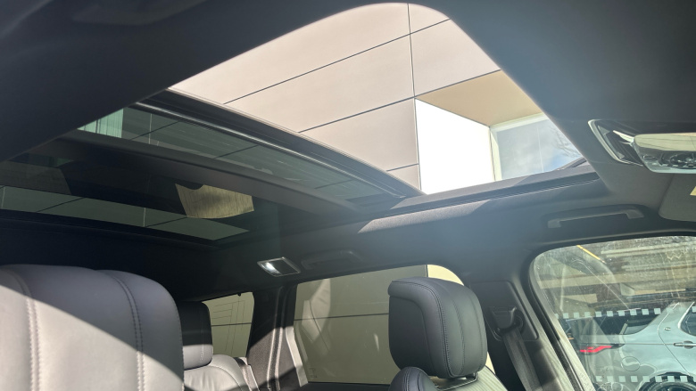 Land Rover Range Rover Sport 3.0 D300 HSE Silver 5dr Auto Diesel Estate